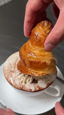 Won’t be the only bun filled tonight #croissant #vanilla #chocolate Croissants stuffed with vanilla white chocolate cream and hazelnut chocolate spread. Croissants are glazed with a touch of caramel, giving them additional shine. For recipes, visit my website.  Taste? I was sceptical at first. However, the combo is straight out of heaven.  9.5/10  Visuals? A bit rushed alongside hot weather made it less perfect. Nonetheless, the honeycomb structure was there, and the lamination was solid. That said, the egg wash application could have been better.