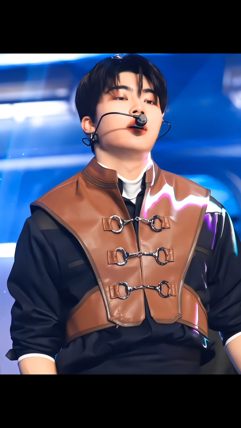ITS PARK GUNWOOK!! #gunwook #parkgunwook #zb1 #zerobaseone #edit #goviral #gunwookedit #trend #viral #fyp #xybca #goviral #pgw_06 