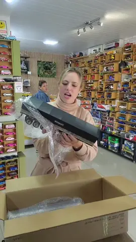 Trechos da live da abertura de caixas das carretas #thataminiaturas #colecionador #lojafisicaeonline #mulheresempreendedoras #mulheres #diadospais #scania 