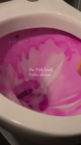 My top bathroom cleaning products 💪 what’s yours? 🤗 These make up most of my bathroom cleaning routine. Maybe controversial… but its one of my fav rooms to deep clean 🥰 #satisfyingcleaning #bathroomcleaning #cleaningroutine #cleaningtips #cleantokuk #cleaningproducts #cleaningmotivation 