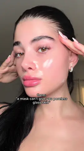 I‘m in shock every time I use this collagen glass skin mask 😍✨🔥 #poreless #glassskin #koreanskincare #collagenfacemask #korean #foryou #collagen #skincarehacks 