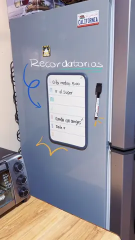 Olvidar tus planes es taaaan 2008.💁✨ Te damos un Pro-tip: Instala en la parte trasera un par de imanes a tu planeador para que lo puedas colocar en tu refrigerador o cualquier superficie metálica. #Alfra #Stationary #Pizarron #Study