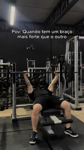 Resolvido essa paiaçada 🤡… . . #treino #musculação #academia #braço #supino #memes #funny #fyp 