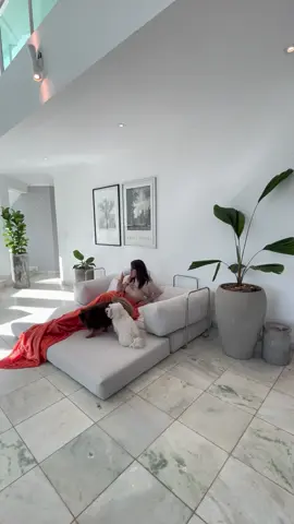 Quem precisa escolher entre sofá e cama quando você pode ter os dois? 🫶😍 O Bloom é aquele sofá perfeito para maratonar séries e tirar uma soneca de rexxxxpeito. #sofanacaixa #sofacama #sofa #growtech