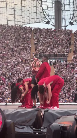 Munich Eras Tour N1 Kam's chant #MunichTSTheErasTour #TSTheErasTour 