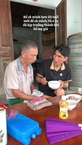 Những lúc thế này mới thấy quyết định nói ck về quê chăm bố mẹ là đúng .Phải đánh đổi rất nhiều nhưng bù lại a ấy có cơ hội để chăm sóc bố mẹ nhiều hơn , những thứ mà sau này dù có thật nhiều tiền cũng ko thể mua lại đc #xuhuong #vrialvideo #viral #giadinh 