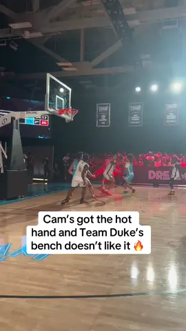 This game is close 👀 #basketball #creatorleague #dukedennis #markphillips #fyp #dreamcon #fyp 