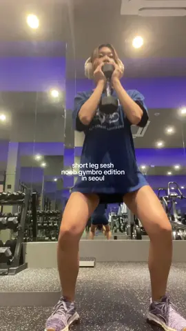 idk if my form is correct but wtv i tried HAHAHAHAA also these yoga shorts r damn comfortable for leg day 🦵🏻