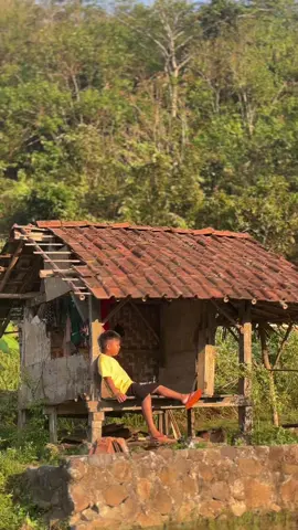 Suasana pagi hari🥹#old #kampunghalaman #1990s #jamandulu #4u #lewatberanda #fyp 