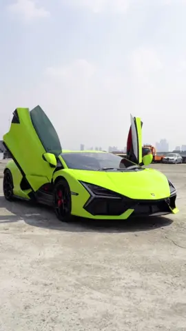 Lamborghini Revuelto pertama di Indonesia! 🚀 Tidak ada proses yang instant , semangat buat kalian yang bekerja dan berinvestasi saat ini. May your dreams come true 💪