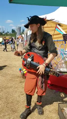 Our favorite entertainer Earl The Bard singing us a lovely song while playing the hurdy gurdy! 2019 @Earl the Bard #rennisancefair #singing #talented #secrettalent #hurdygurdy #festival #hotman #hands #mensinging #thehobit #bard #washington 