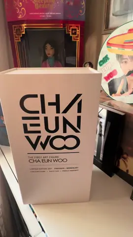 Unboxing first art figure Cha Eun Woo  limited edition 2021. Por fantagio x Momo&Art. Lo que encontre en Corea 💜😁 @차은우 #chaeunwoo #fantagioentertainment #fantagio #chaeunwooastro #chaeunwoo_official #chaeunwoodrama #chaeunwoolove #astroaroha 
