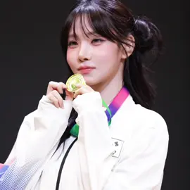 this girl who plays badminton in the olympics representing south korea is so fine omg #nakyoung #kimnakyoung #olympics #kpop #triples #nakyoungtriples 