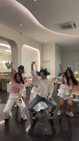 EMERGENCYYY‼️🚨🆘 #emergency #trending #viral #friends #dance #dancechallenge #fypシ #fyp #tiktokdance #tiktokmalaysia 