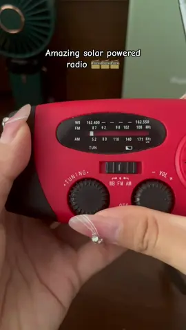 Amazing solar powered radio 📻📻📻 #uk #coolproducts #amazongadgets #lifehacks #tiktokmakemebuyit #fyp #viraltiktok #tiktokmusthaves #goodthing #amazonfinds #tiktokfinds #TikTokShop #foryou #radio #ledlights #solarpowered 