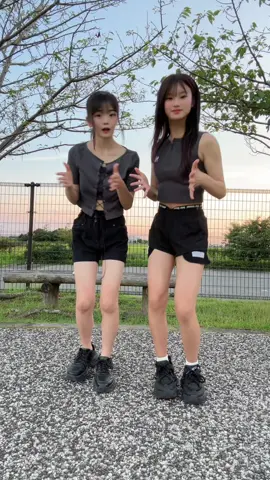 ひなちん吹っ飛びすぎじゃない?!ww #おすすめにのりたい #fyp #中学生 #JC #全身ダンス #友達 