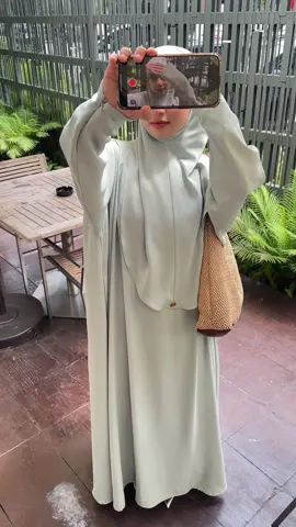 Pose in style with our Set Khimar outfit!💄💃🏼 FT. Qayla Set, Qaisara Set & Nara Set. Tekan beg kuning, dapatkan harga kaw kaw murah ! 🛒 #fypシ #fypシ゚viral #muslimahfashion #hijabstyle #dailyoutfits #minikhimar #setkhimar 