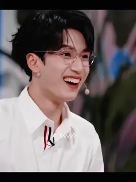 🙈:Rồi không biết ai mới là người rung động đây (☆~☆) #tnt时代少年团 #yanhaoxiang_严浩翔🐻 #hạtuấnlâm #hi6 #xinchaothu7 