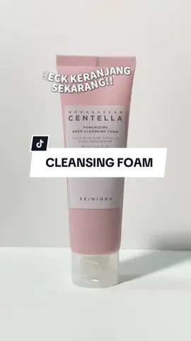 Memiliki tekstur foam yang creamy jadi bisa membersihkan residu sunscreen, debu dan kotoran sampai pori-pori terdalam yang aman untuk kulit sensitive❤️ #skin1004 #sensitiveskin #cleansingfoam 
