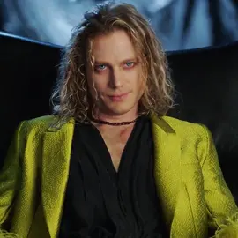 lives were changed yesterday. super quick edit but he was wearing brat green so it had to be done initially i was kind of surprised because i had expected lestat to have a dark aesthetic/almost grunge look, but the glam rock aesthetic and its drama fits him so well audio: vaingrlaudi0s all scene credit goes to amc. i was just desperate to make an edit because this look KILLED me #lestatdelioncourt #thevampirelestat #interviewwiththevampire #interviewiththevampireedit    #iwtvseason2  #iwtvseason 3 #iwtvedit  #iwtv2022   #lestatedit  #samreid #samreidedit #lestatdelioncourtedit  #iwtv