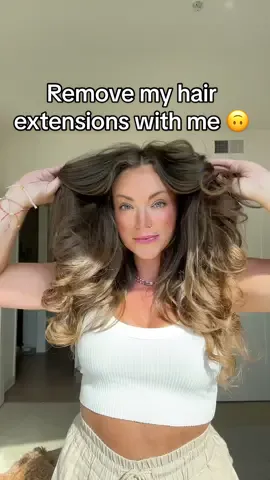 What do we think?🙃 It feels like a good refresh! ❤️ #hairextensions #shorthairstyles #shorthaircut #newhair #newhairstyle #brownhair 