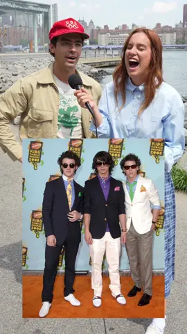 Should @joejonas bring back the scarf? #jonasbrothers 