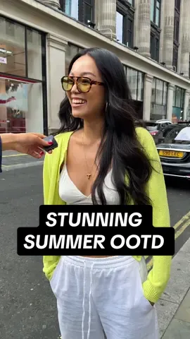 The best sunglasses we've seen all summer 🍋@The Gloss Part 1 👈🏼 #OOTD #summeroutfits #sunglasses #streetinterview @ESSNTL FRAMES 