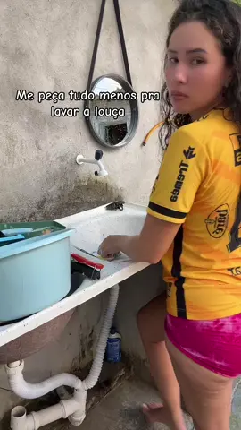 Eu não gosto de lavar louça Mas adoro sujar kkk #viral #viraltiktok 