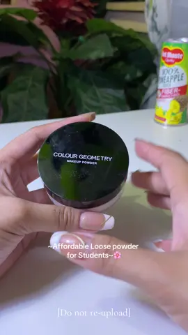 Good for those girlies na gusto lang ng natural finish ng powder sa mukha. Not expensive but its very affordable🫶 #makeup #loosepowder #colourgeometryloosepowder #colourgeometry 