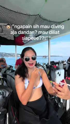 pusing banget jadi cewe cantik. ikan di laut aja terkesima melihat kecantikanku HAHAHHA #KikoMeiWaraWiri edisi cewe gila narsis