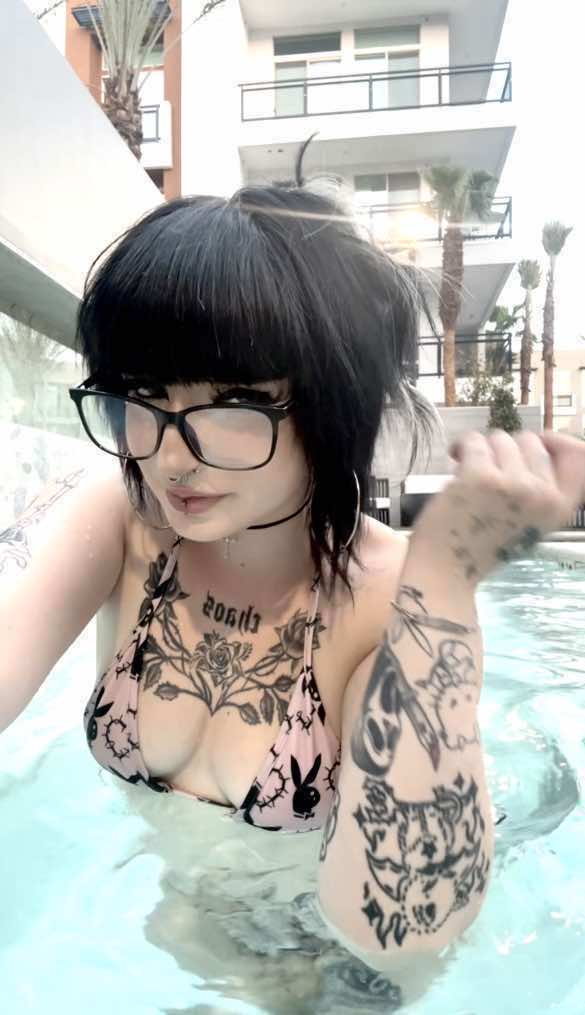 🖤🐇 #fyp #foryou #emo #punk #alt #emogirl #tattoos #alttiktok #punkgirl 