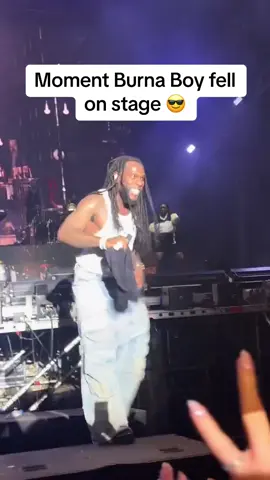 Moment Burna Boy maintained composure after falling on stage when performing  . #afromixx #burnaboy 