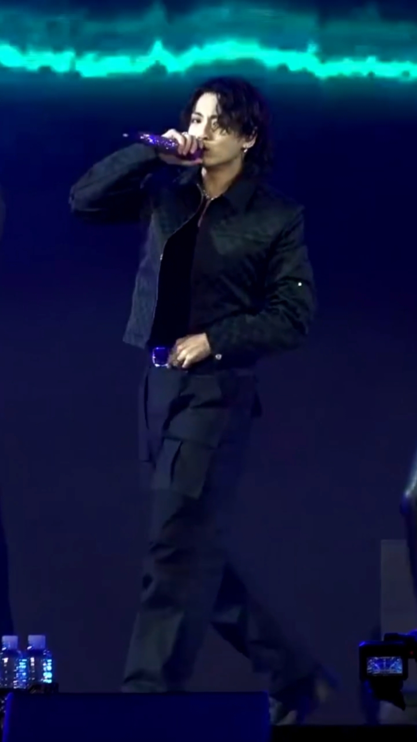 Jungkook Run BTS (Fancam)  #bts #btsarmy #bts_official_bighit #btsxarmy #btsedit #bangtansonyeondan #방탄소년단 #bangtanarmy #army #armybts #jungkook #jungkookie #jungkookbts #jungkookedit #jeonjungkook #kookie🐰#seven #3d #StandingNextToYou  #taekook #vkook #kookv @BTS @AbjkMRstY   #live #concert #Edit #dance #CapCut #foryoupage #foryou #fyp 