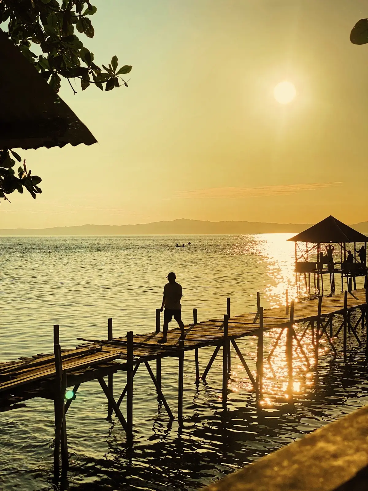 #senja #senjasorehari #ambon #maluku #pantai #pantaivibes #fypage #masukberanda 