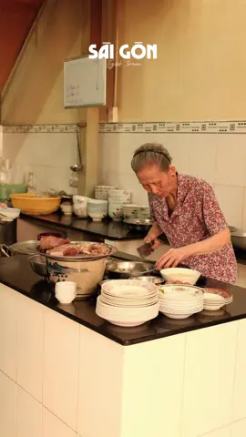Phở Minh Sài Gòn là một trong những quán phở nổi tiếng lâu đời tại Sài Gòn. Quán có lịch sử từ những năm 1950 và nổi tiếng với hương vị phở truyền thống đặc trưng, được nhiều thế hệ người dân Sài Gòn và du khách yêu thích.