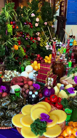 Đàn Sơn Trang tiến cúng tại Đông Cuông linh từ năm nay. Một đời nhất tâm phụng sự Tiên Cung Tiên Thánh @Tâm Luxury #VoThanhHien #CEOTamLuxuryDiamond #tâmluxurydiamond #đạomẫuviệtnam #tứphủ #hầuđồng #disảnvănhoá #CapCut 