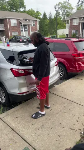 WHO’S MAN IS THIS? 🤣😭😭#fyp #trending #viral #comdey #