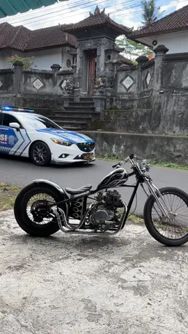 ⭐️⭐️⭐️⭐️⭐️⭐️ #chopper #custom #motorcycle #bintermerzy #kz200 #gtasanandreas #sixstar #ride #on #the #road #police #and #chopper #fyp #foryou 