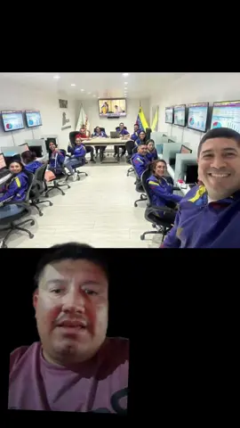 🇻🇪🗳️ | URGENTE ERROR HISTÓRICO: Un trabajador #chavista a cargo del conteo #publicó una selfie desde el Centro de #Cómputos, revelando por descuido en todas las pantallas la contundente #derrota de #NicolásMaduro en #diversos #estados 