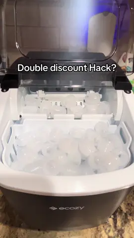 Portable ice maker is great for a bbq, parties, traveling , and more. The ice maker is so affordable and is on a massive sale #ecozyicemaker #ice #icemaker #icemachine #ttshop #portable #icecubes @ecozy Appliances #ecozy 