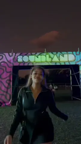 What SCREAMS clean, other than @handyandy_sa 🧼 I love how I got to attend @ soundland and also ensure my bag and shoes are spick & Span ✨!!! A big shoutout to my family @handyandy_sa for always coming  @handyandy_sa is giving you a chance to win prizes until 30 November 2024. Prizes include a weekly Handy Andy hamper and one monthly winner of R101 000! Buy one  Handy Andy Multipurpose Cream and keep your till slip. Create a video showcasing what you clean with Handy Andy Multi Purpose Cream ﻿﻿﻿Upload the video to Instagram, Facebook, Twitter or Tik Tok and include the hashtag #HandyAndy101Ways ﻿﻿﻿Follow @handyyandy_sa to see more ways to use Handy Andy! #HandyAndy101Ways #Soundland #mellissa_khumalo #foryoupage #fyp #foryou 
