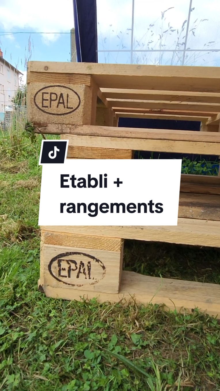 Tu en penses quoi ? un établi avec des palettes récupérées dans la rue. Rapide, pas cher et super solide. #etabli #palette #bricolage #astuces #astucetiktok #CapCut 