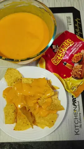 #nachos #cheesesauce #nachoDip #Dip #nachoCheeseSauce #cheddarcheese #quezoDeBola #LhenDeCastroTercias #LhenDeCastro #BakeAndCookWithLhenDeCastro #snack 