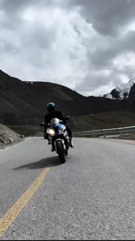Unko btana k mere pichy Meri Shapack Gang ki duaen hain ❤️ #rhs #ranahamzasaif #ShapackGang #shapack #foryou #foryoupage #bmw #bmwmotorsport #bmwlife #s1000rr #superbike #revo #tiktok 