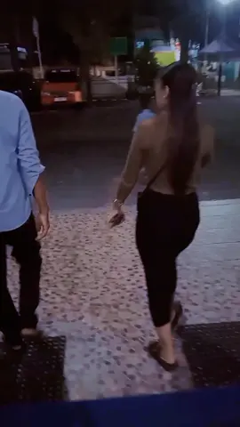 jangan terlalu terang nanti banyak yang tidak senang🤫😁