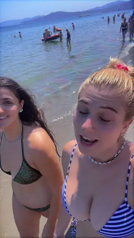 Qualunque cosa lui mi dice SI SI 