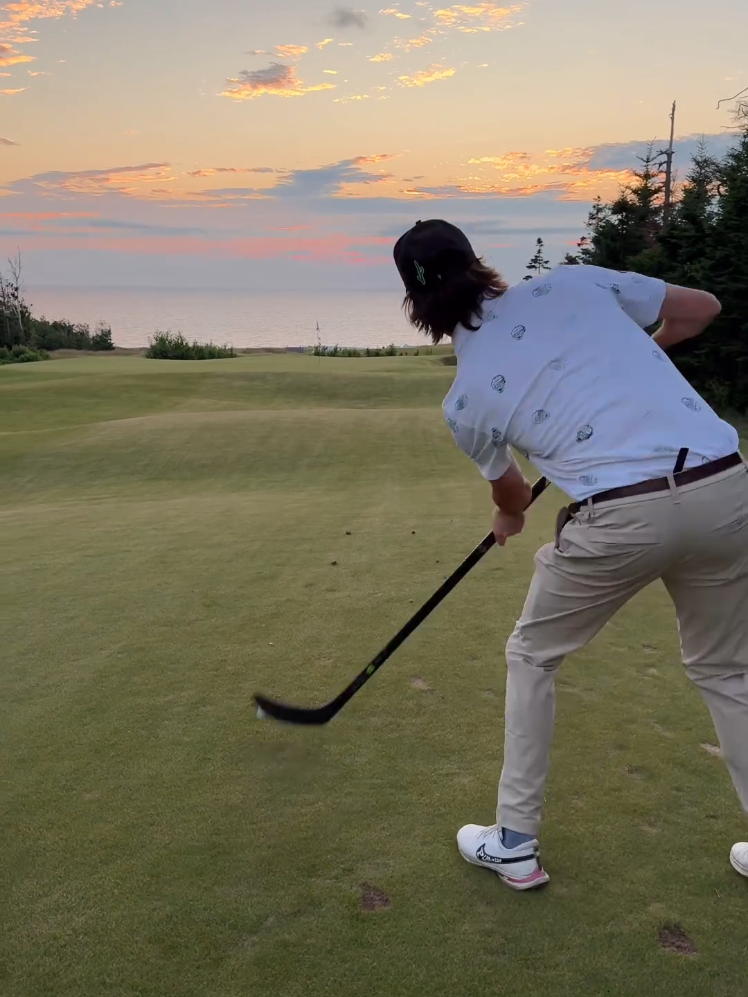 Hockey x golf hole in one 😳 (IG🎥: @alwayshockey) #Unreel #Extreme #Hockey #Golf #Trickshot