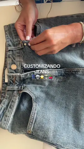 customizando unos jeans con tachuelas ⭐️⭐️⭐️⭐️⭐️ pd: ahora quiero todos así 🫶🏼 #fyp #parati #customized #jeanscustomizados #jeanshighwaist #outfitinspo 