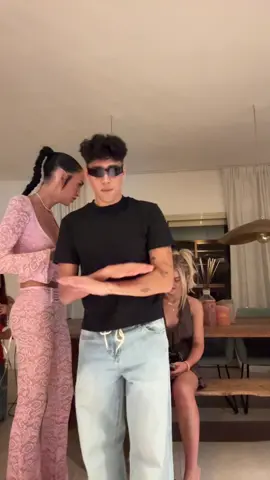 🧑🏻‍🦱🧑🏻‍🦱🧑🏻‍🦱