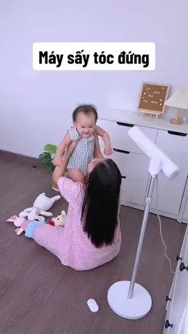 Có em này sấy tóc đỡ mỏi tay nè các mom #phamthihoa #mebimsua #vietnamrobovac #maysaytocdung 